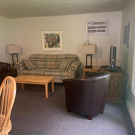 هانتسفيل Colonial Bay Motel And Cottages المظهر الخارجي الصورة