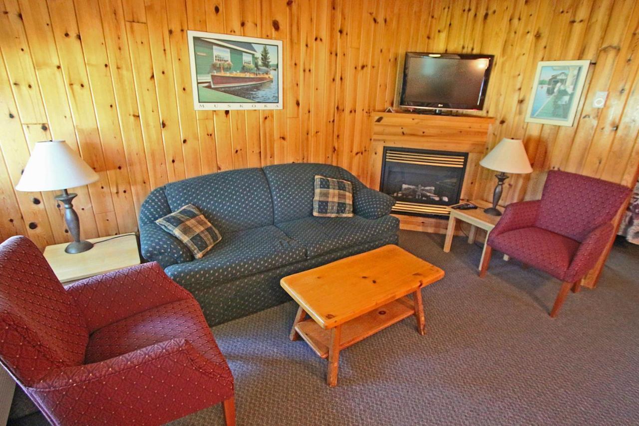 هانتسفيل Colonial Bay Motel And Cottages المظهر الخارجي الصورة