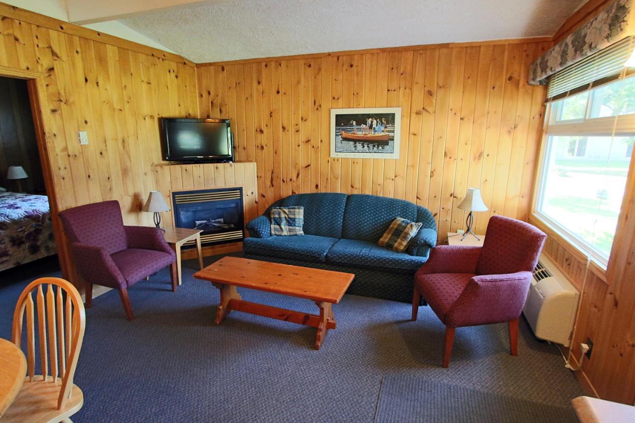 هانتسفيل Colonial Bay Motel And Cottages الغرفة الصورة