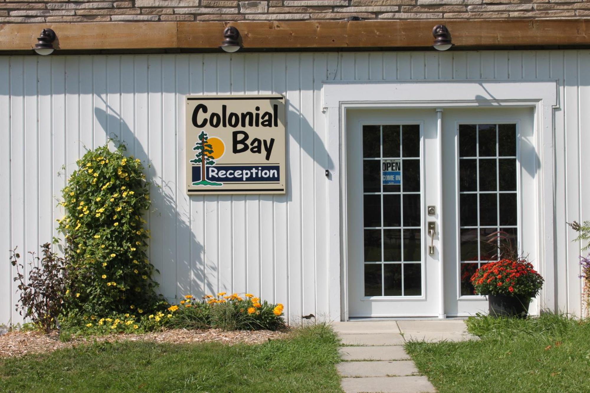 هانتسفيل Colonial Bay Motel And Cottages المظهر الخارجي الصورة