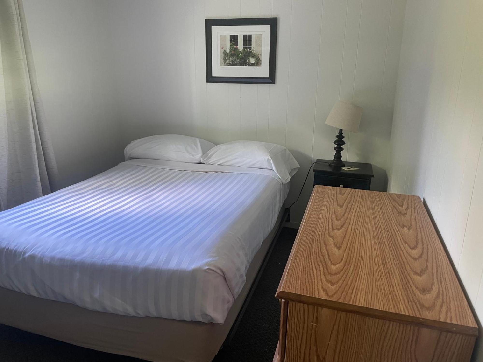 هانتسفيل Colonial Bay Motel And Cottages المظهر الخارجي الصورة